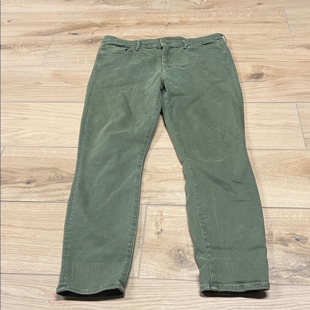 MOTHER Green High waisted looker ankle Jean